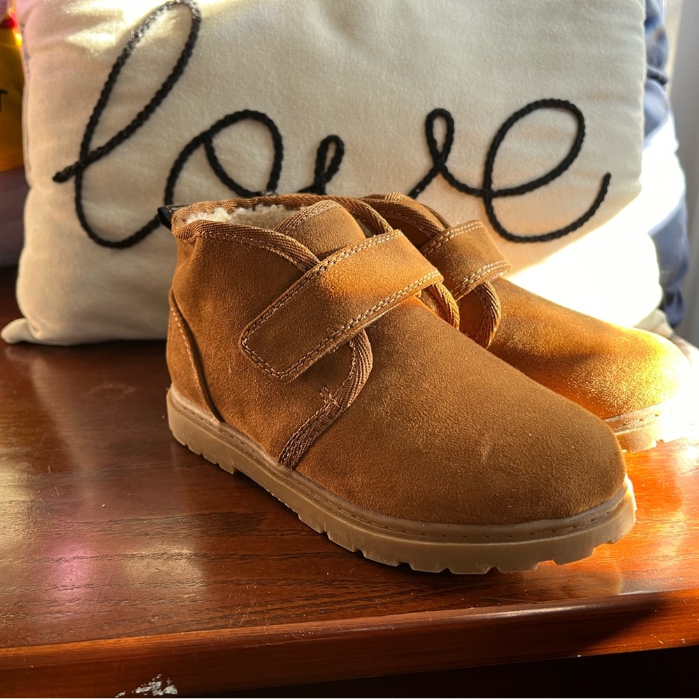 Cat & Jack Brown Kids Shoes - Picture 3 of 4